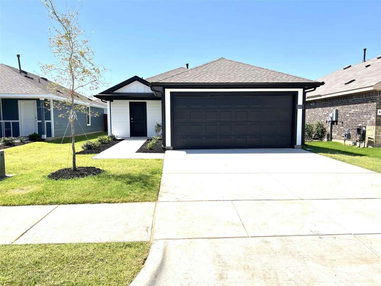 5557 Rollins Dr