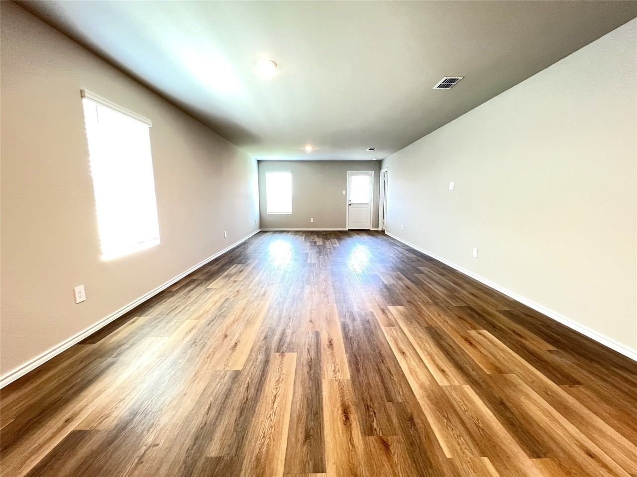 5557 Rollins Dr - Photo 4 of 22