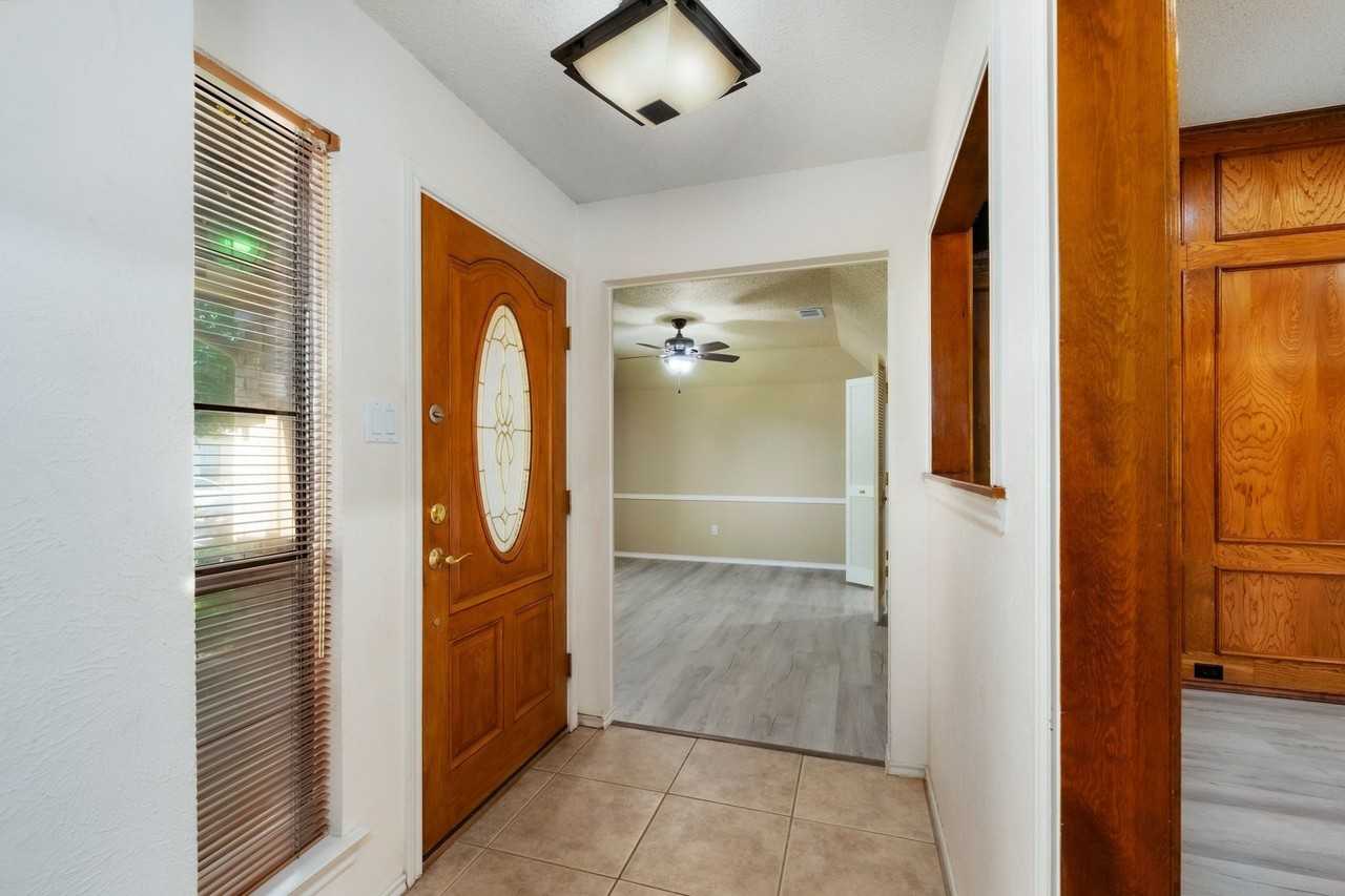 2601 Richland Dr - Photo 3 of 32