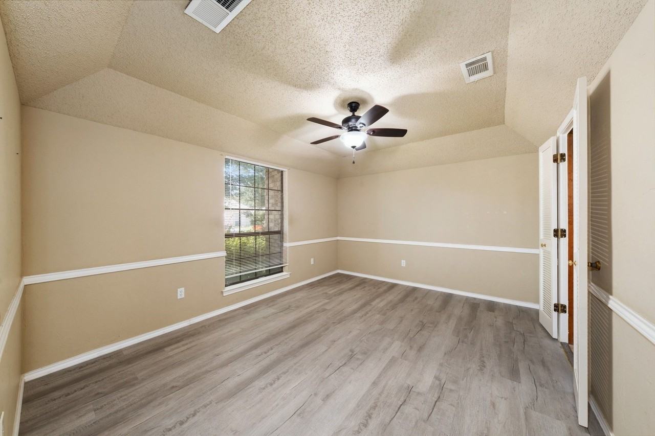 2601 Richland Dr - Photo 4 of 32