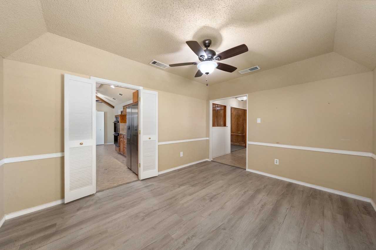2601 Richland Dr - Photo 5 of 32