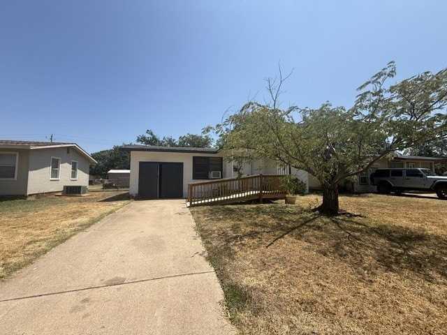 1317 S Crockett Dr - Photo 2 of 9