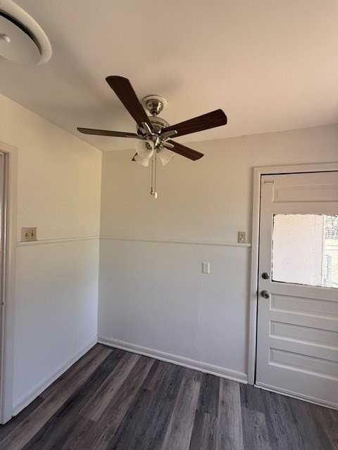 1317 S Crockett Dr - Photo 6 of 9