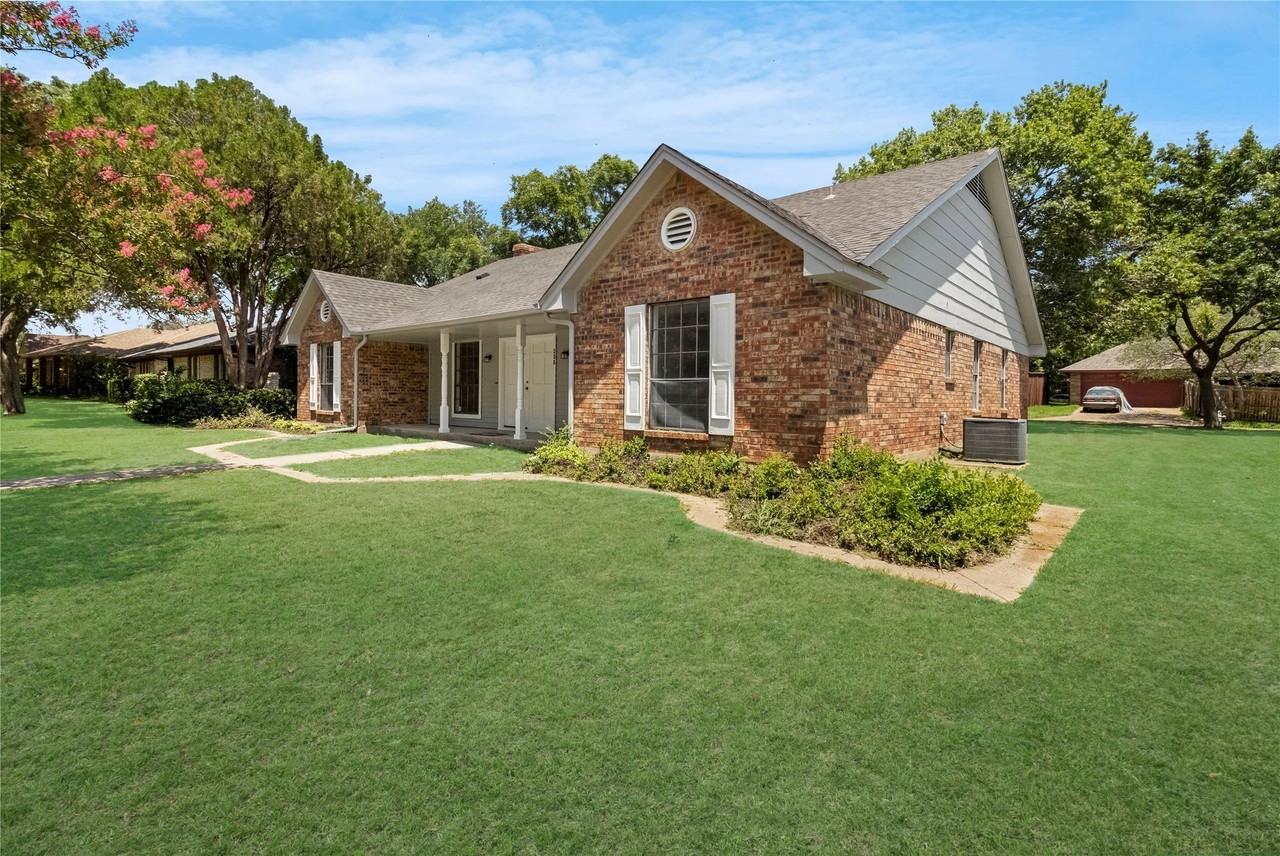 335 Hummingbird Ln - Photo 4 of 29