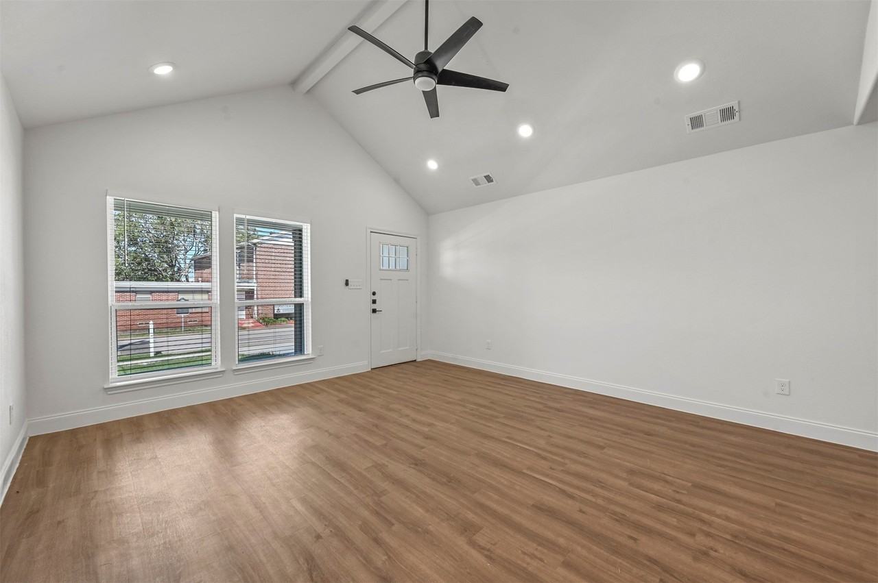 2307 Mill St - Photo 2 of 21