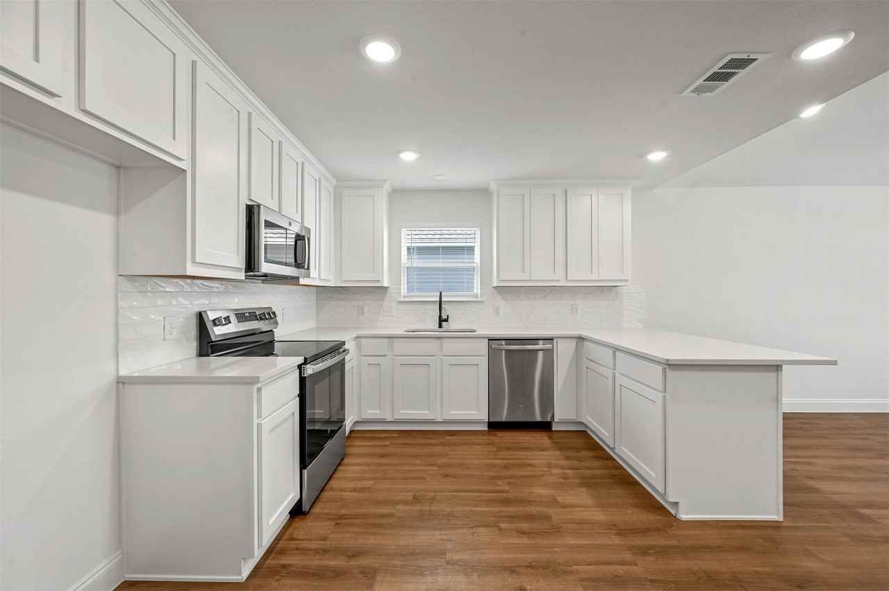 2307 Mill St - Photo 7 of 21