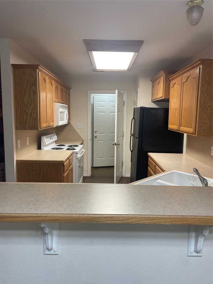 2449 Patriot Commons Rd - Photo 5 of 29