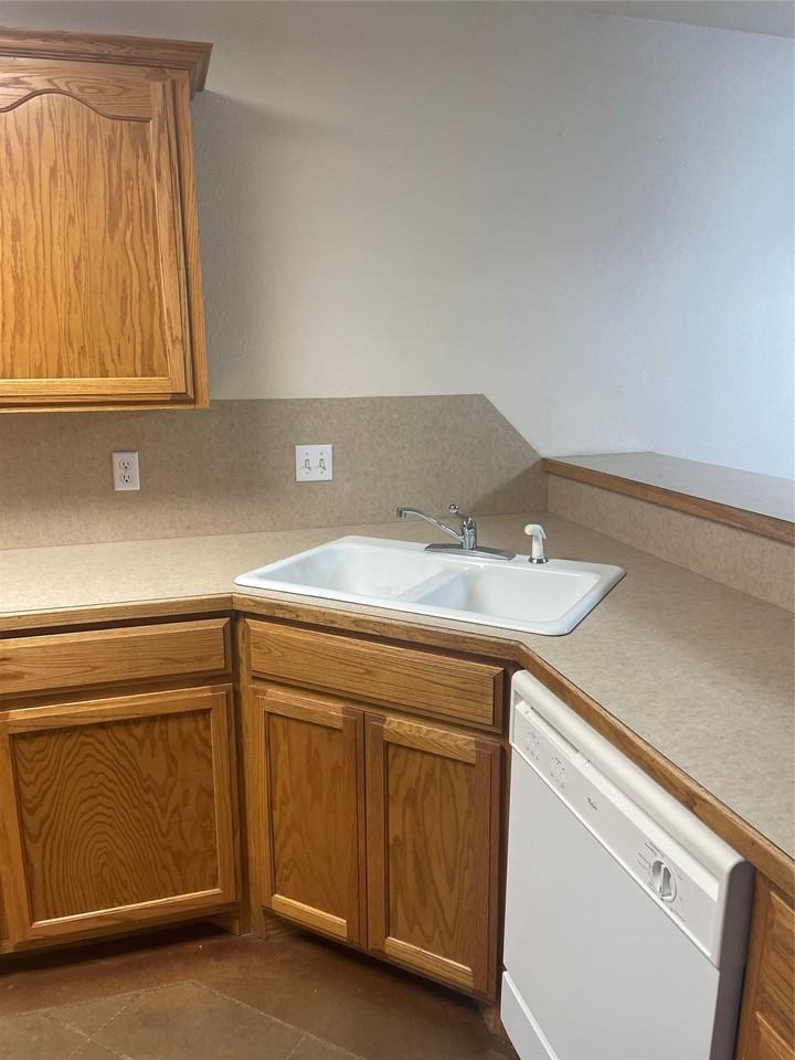 2449 Patriot Commons Rd - Photo 6 of 29