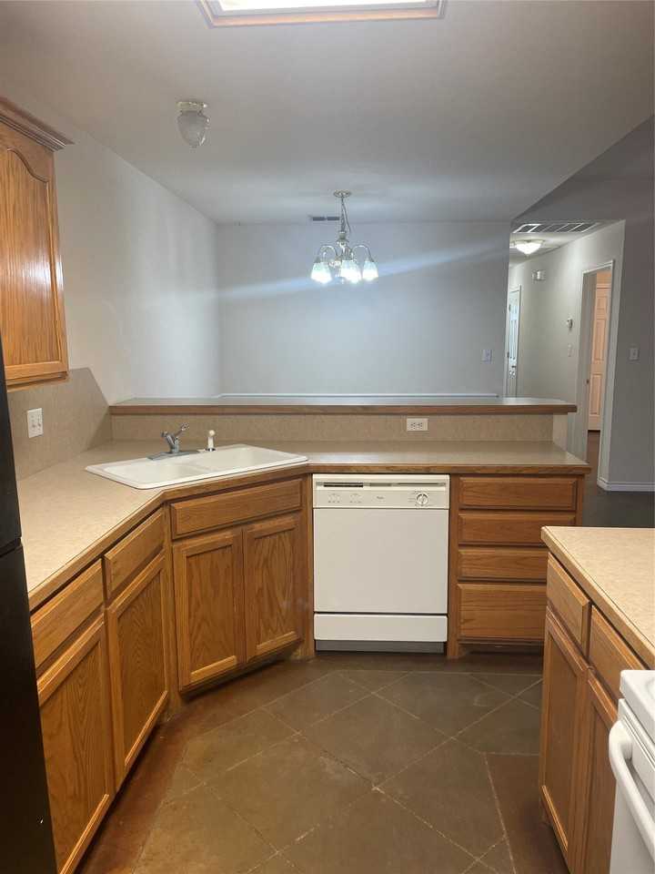 2449 Patriot Commons Rd - Photo 7 of 29