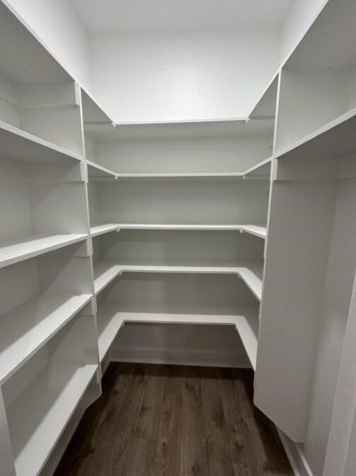 914 Baker St - Photo 6 of 12