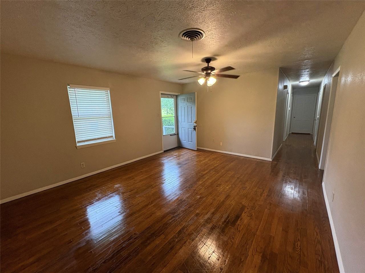 404 W Heron St - Photo 2 of 28