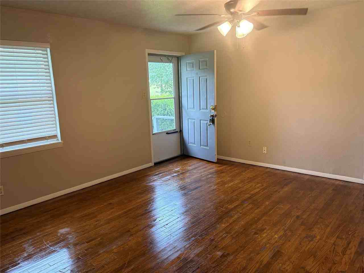 404 W Heron St - Photo 5 of 28