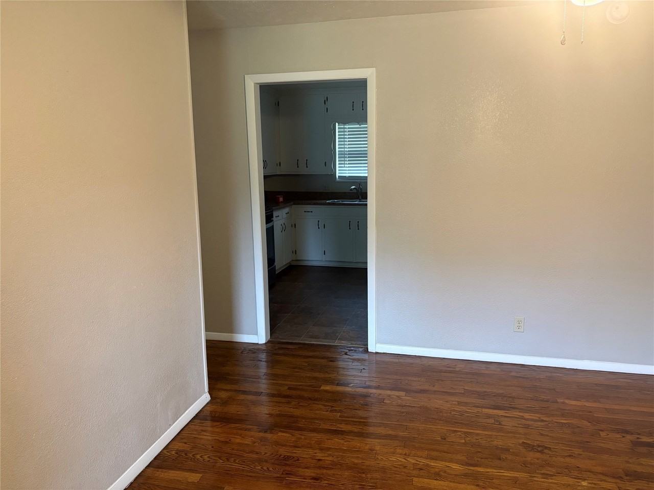 404 W Heron St - Photo 7 of 28