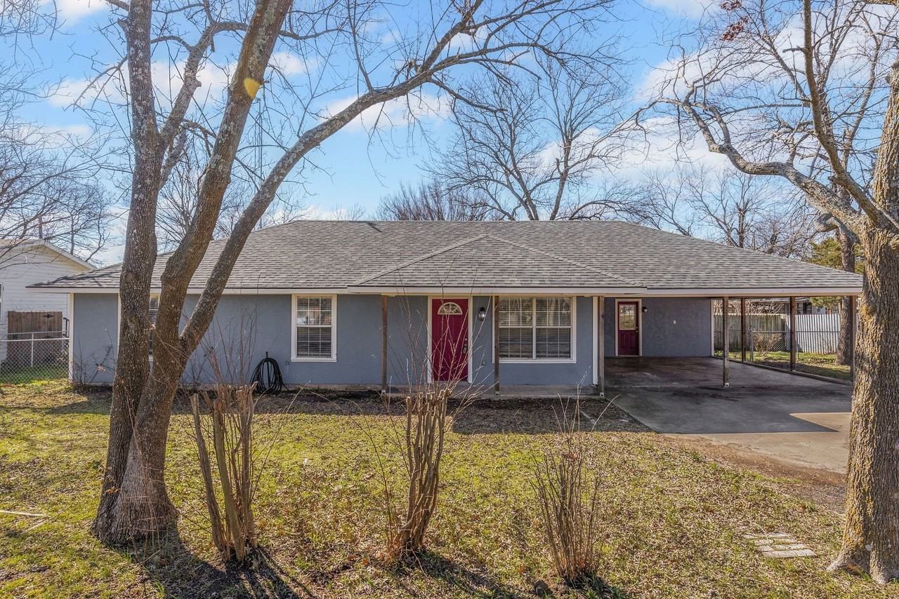 207 E Travis St - Photo 2 of 27