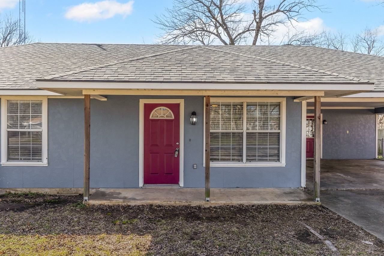 207 E Travis St - Photo 4 of 27
