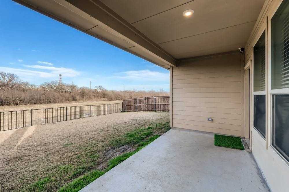 15952 Hayes Ridge Dr - Photo 2 of 24