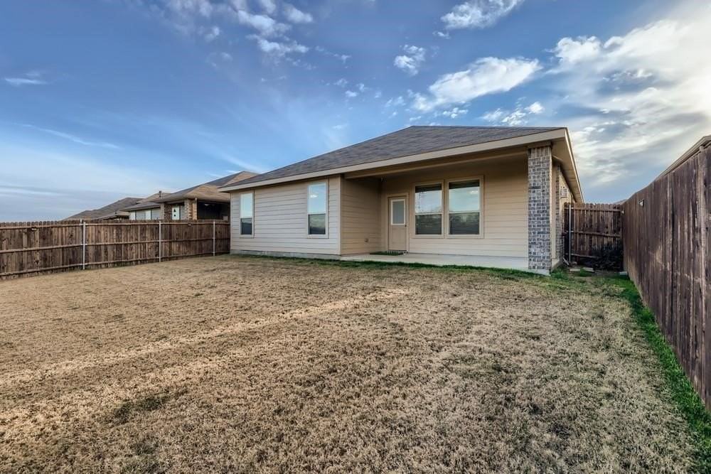 15952 Hayes Ridge Dr - Photo 3 of 24