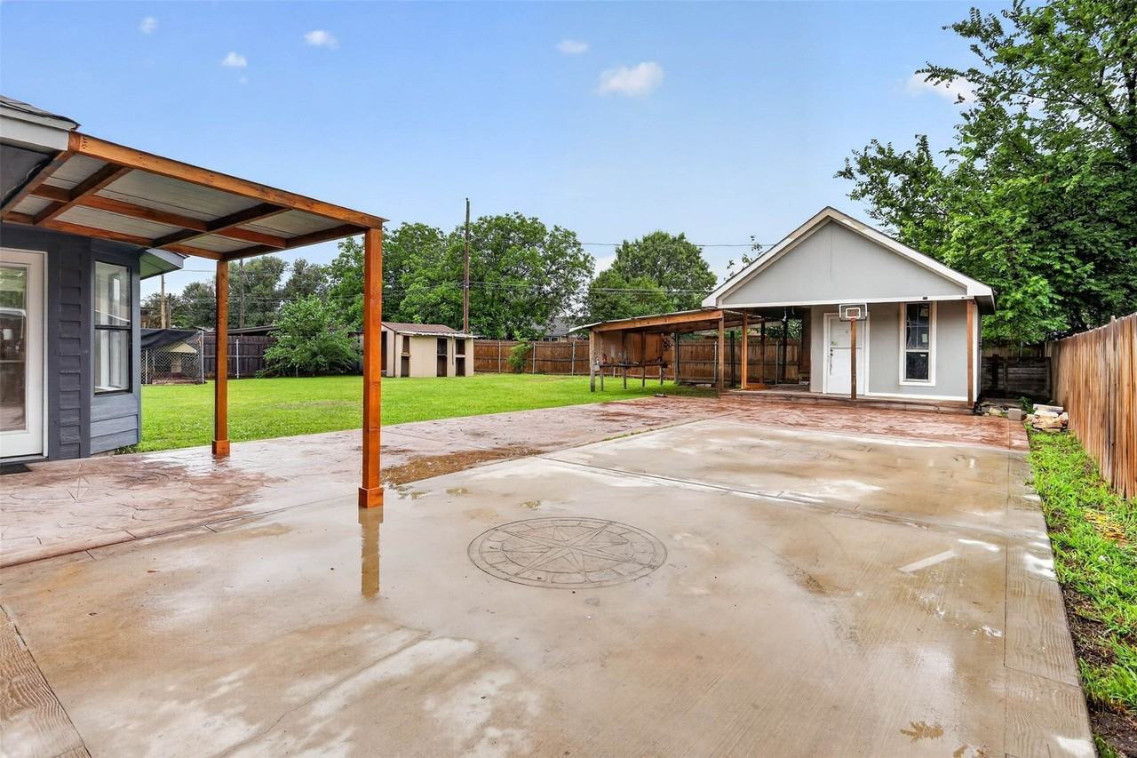 516 Post Oak Ln - Photo 5 of 13