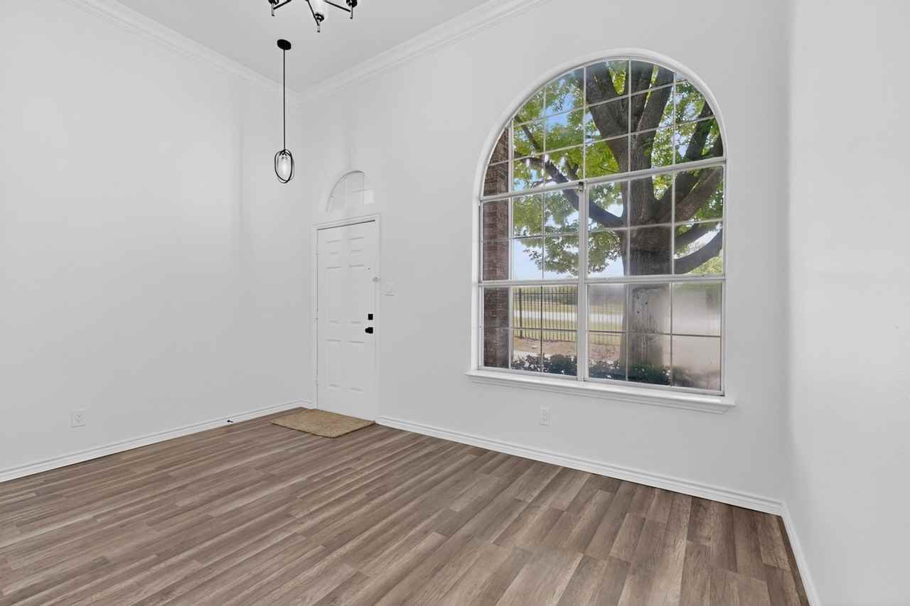 1609 Masters Dr - Photo 6 of 35