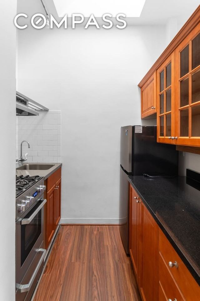 10 E 95th St #9 - Photo 4 of 7