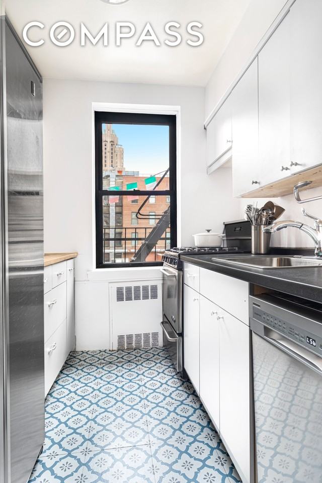 House in New York - View 5
