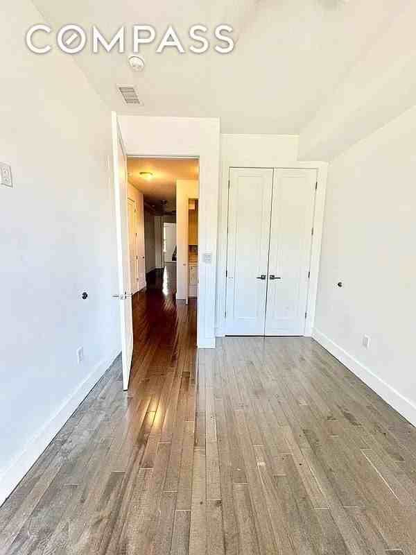 264 Saratoga Ave #2 - Photo 3 of 12