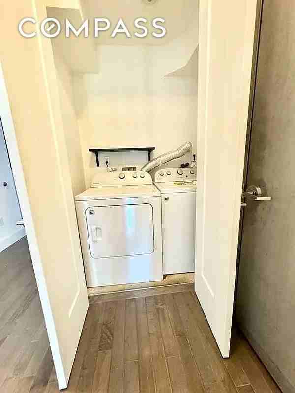 264 Saratoga Ave #2 - Photo 6 of 12
