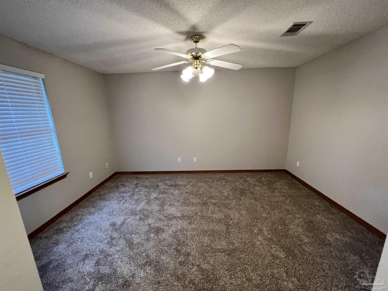 9046 Caribbean Dr - Photo 4 of 37