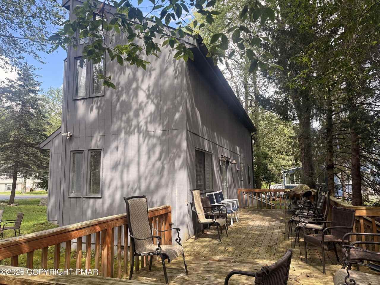 628 Forest Dr - Photo 4 of 38