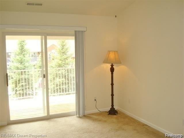 16872 Dover Dr - Photo 2 of 14