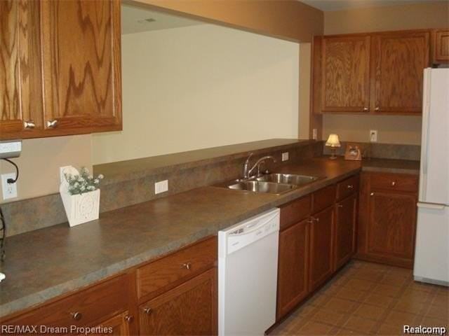 16872 Dover Dr - Photo 4 of 14