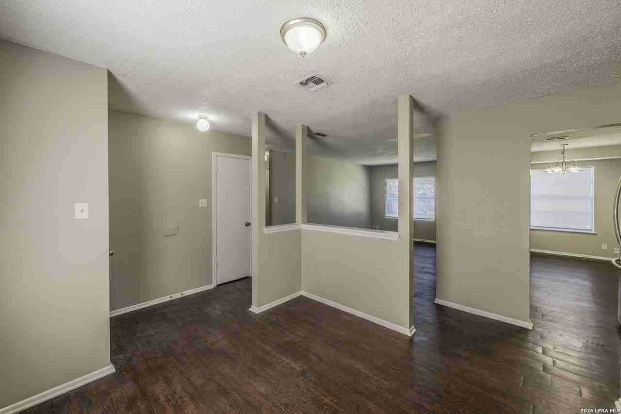5915 Cliff Ridge Dr - Photo 4 of 28