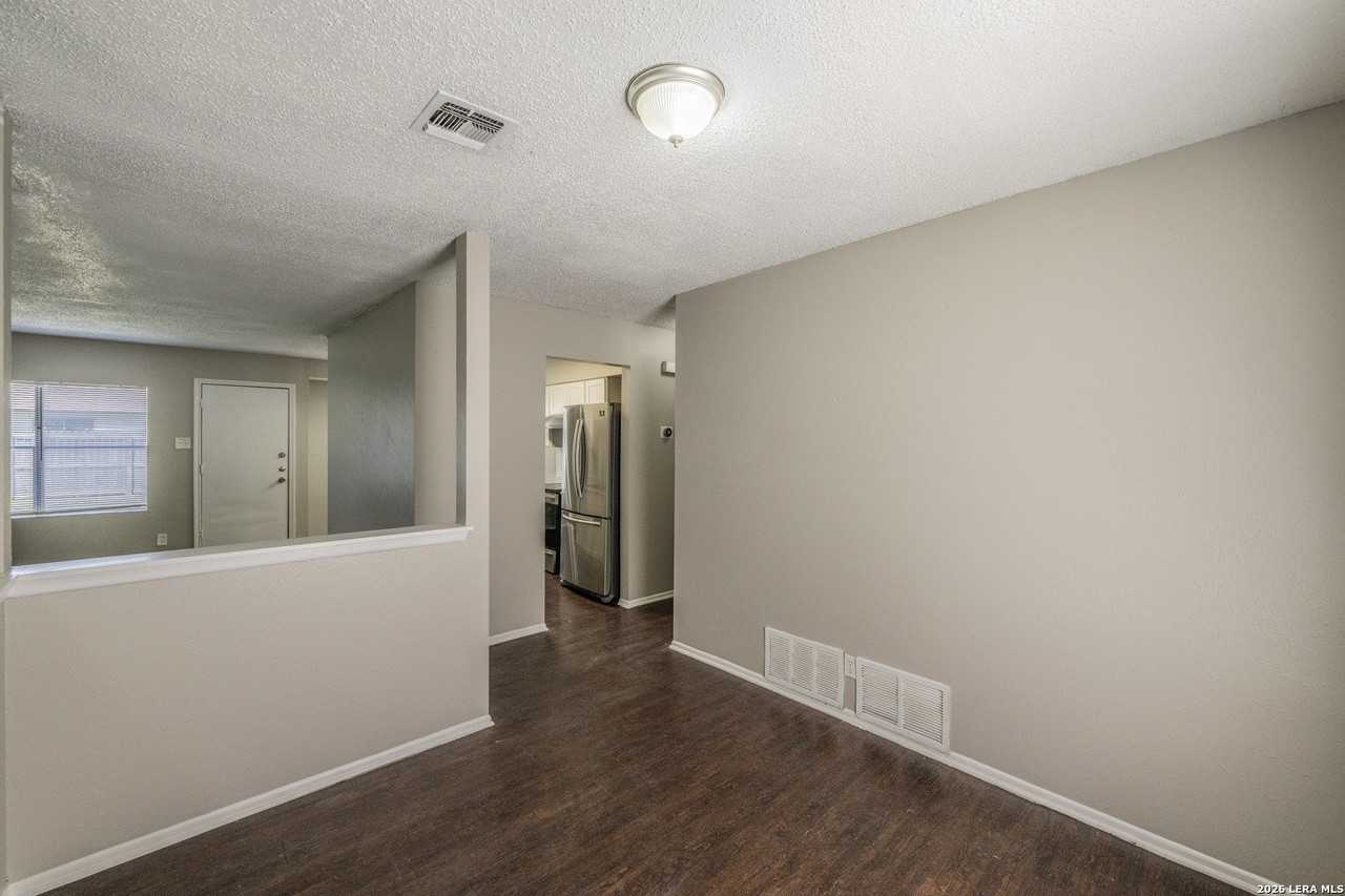 5915 Cliff Ridge Dr - Photo 5 of 28