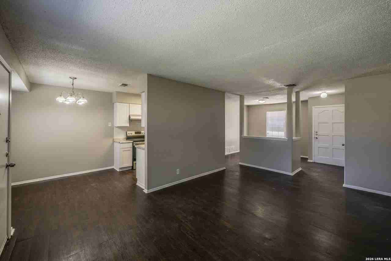 5915 Cliff Ridge Dr - Photo 6 of 28