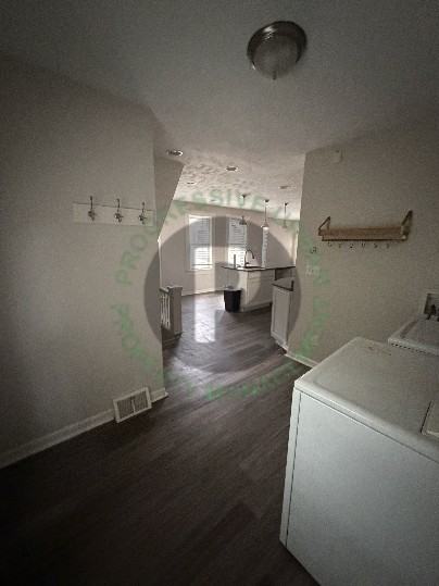 2562 W 10th St - Photo 2 of 15