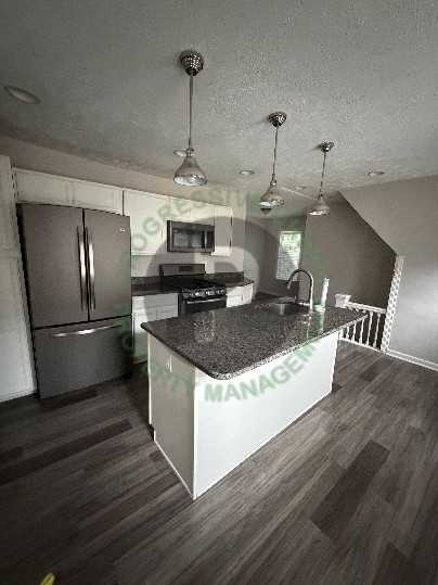 2562 W 10th St - Photo 5 of 15