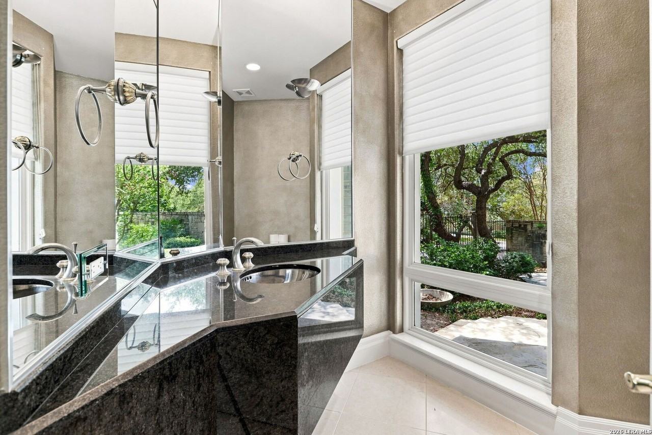 11 Westelm Gdns - Photo 5 of 29