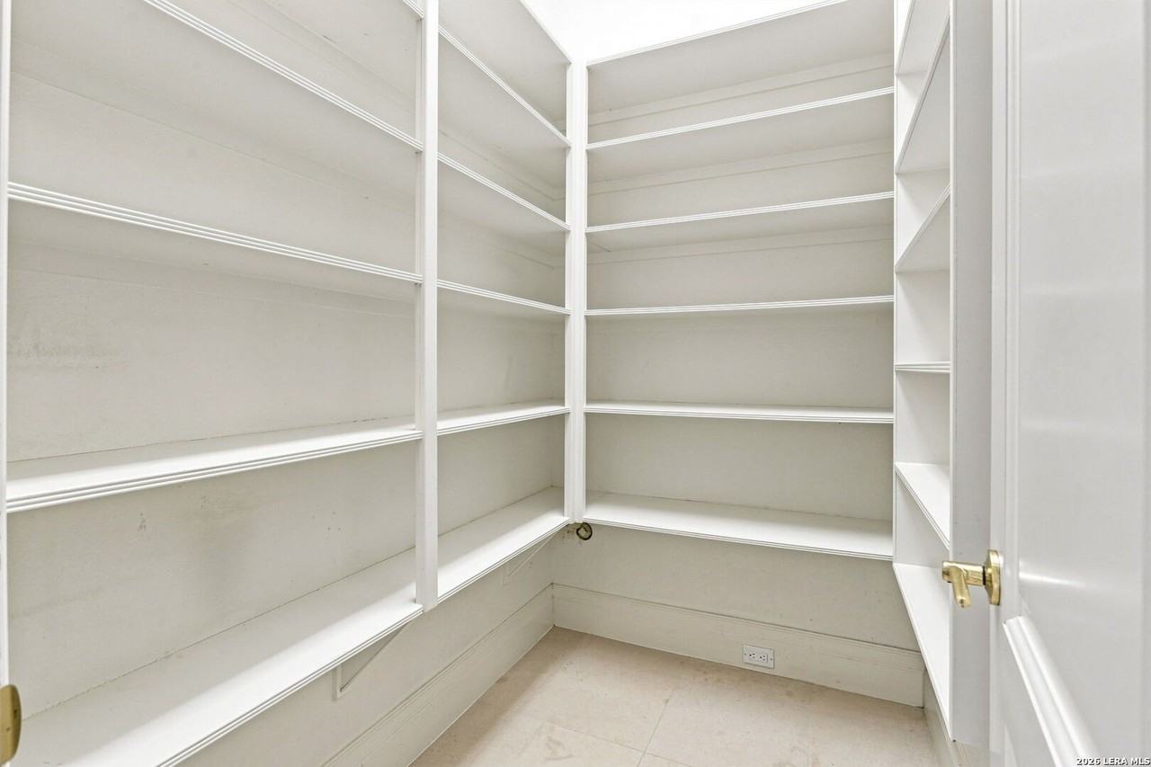 11 Westelm Gdns - Photo 7 of 29