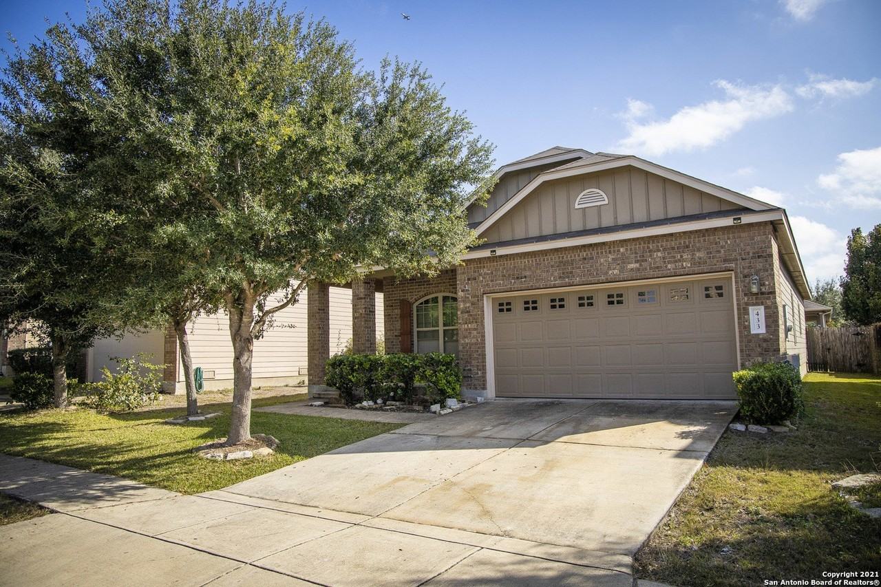 433 Stonebrook Dr - Photo 3 of 43