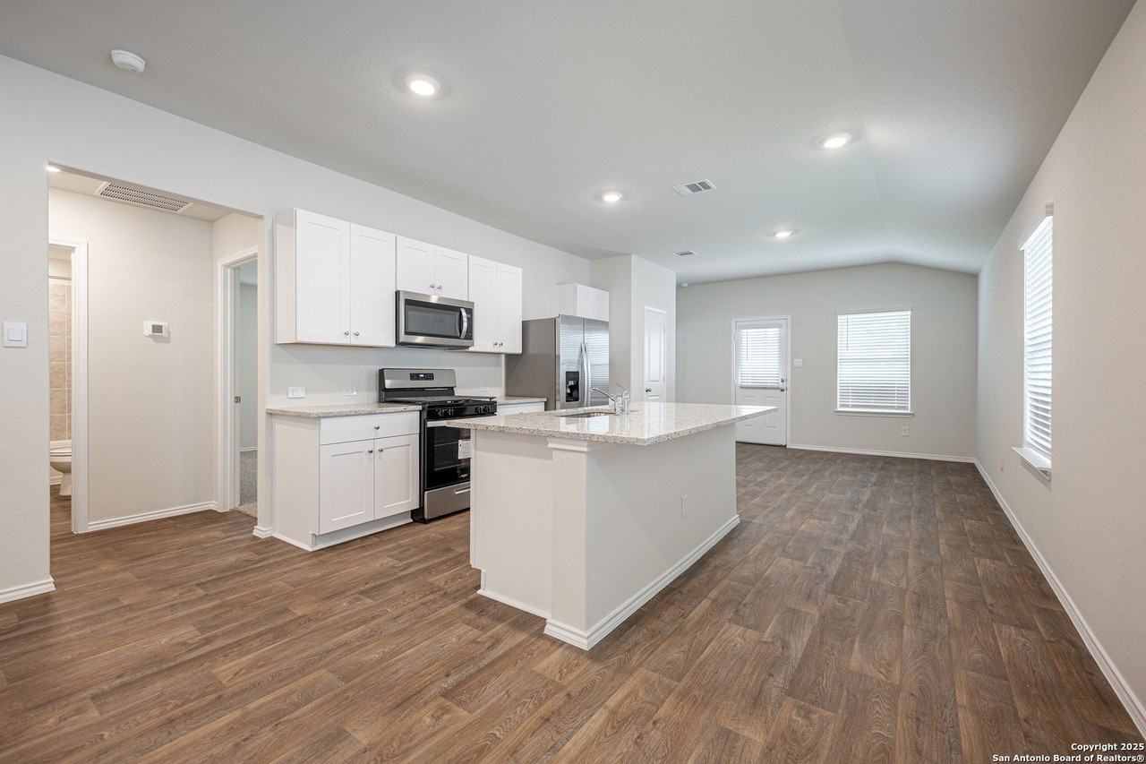 5418 Concho Spgs - Photo 7 of 27