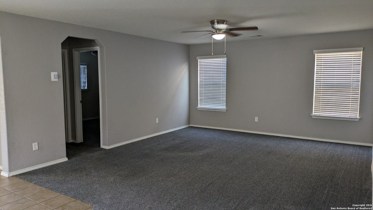 25114 Remington Oaks - Photo 3 of 31