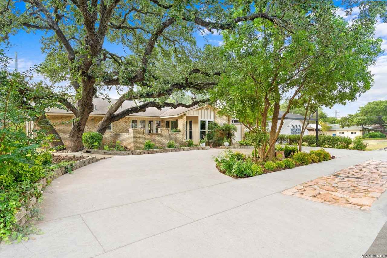 11643 Persuasion Dr - Photo 2 of 23