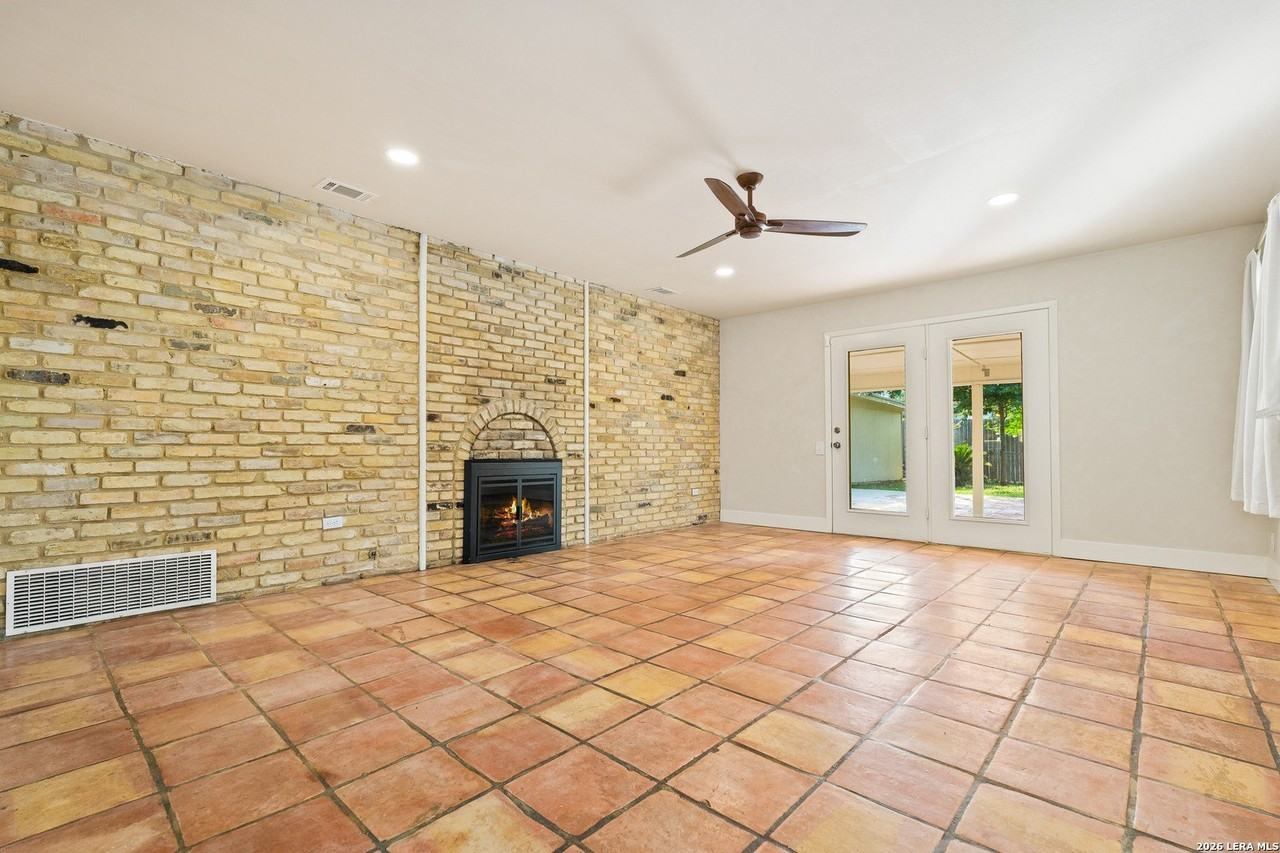 11643 Persuasion Dr - Photo 6 of 23