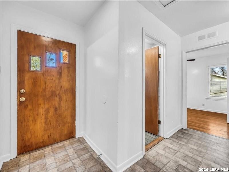 602 C St - Photo 2 of 13