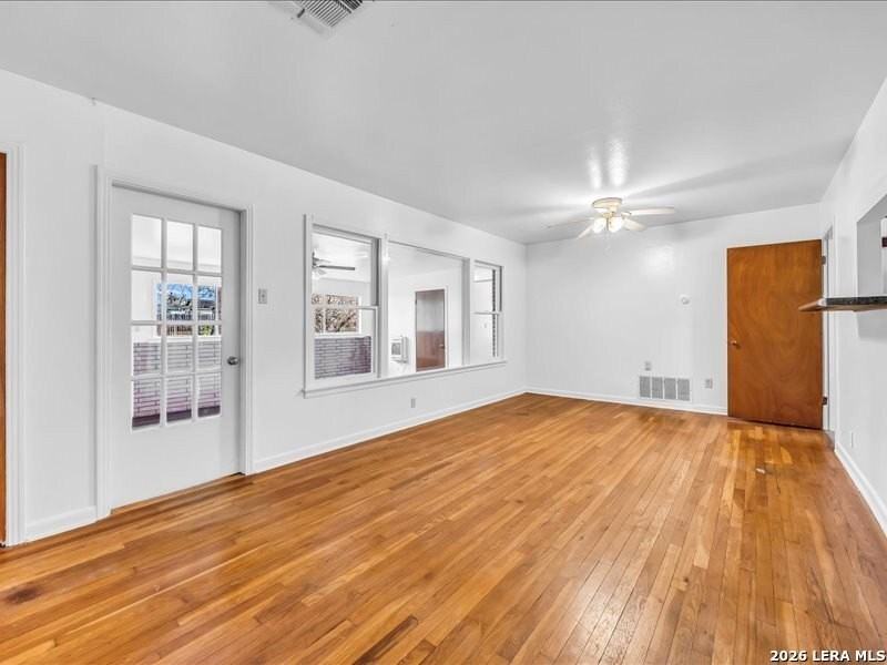 602 C St - Photo 4 of 13