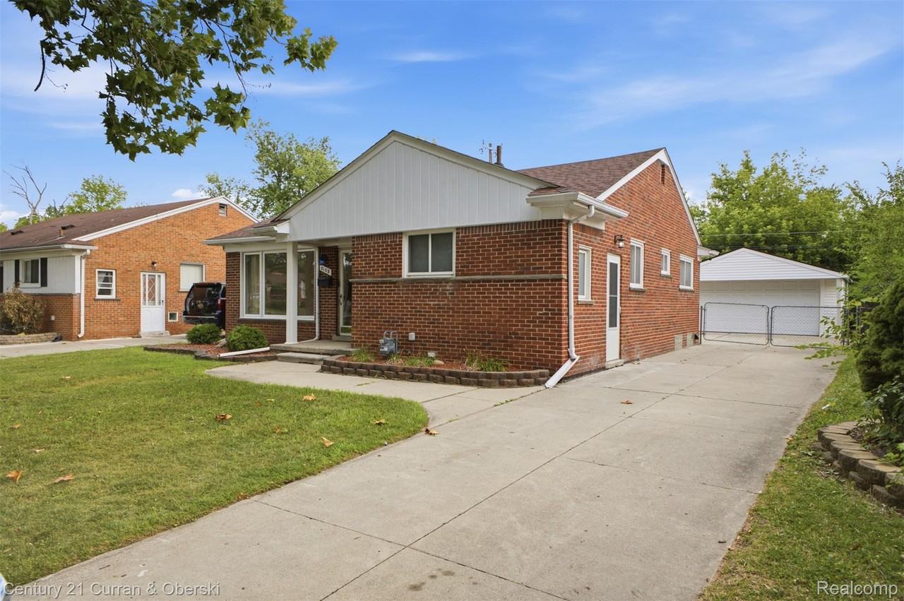 8108 Whitefield St - Photo 2 of 41