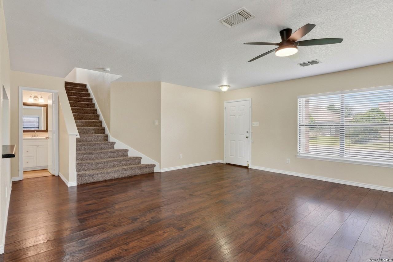 5012 Viking Coral - Photo 7 of 29