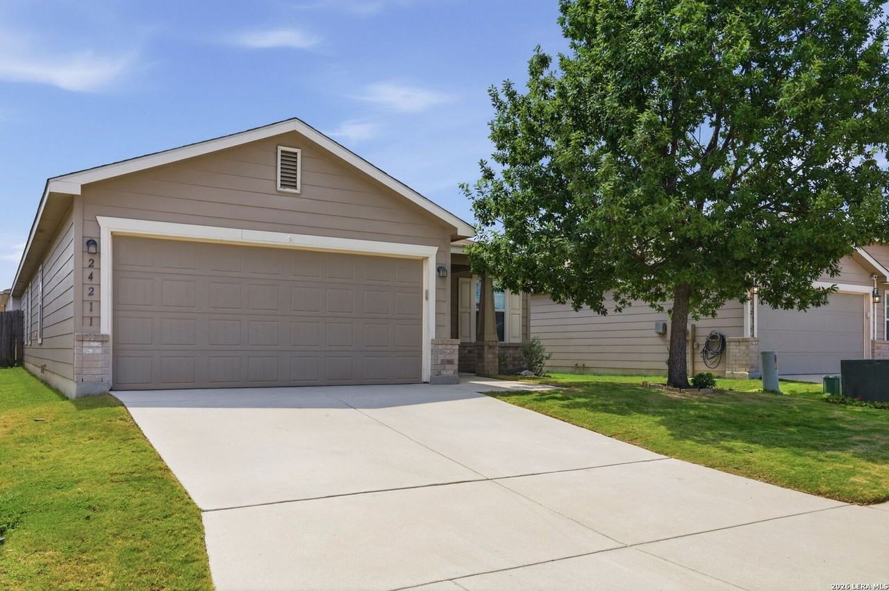 24211 Invitation Oak - Photo 3 of 28