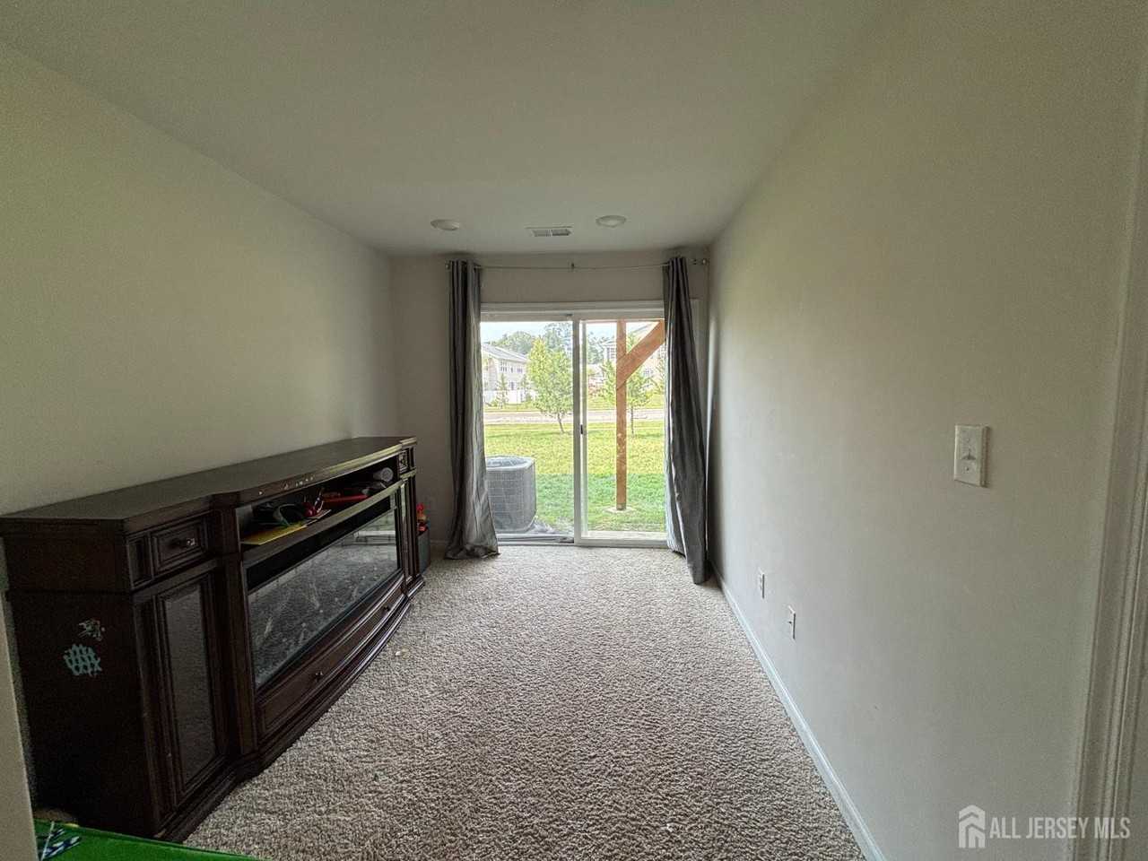 1002 Hights Farm Rd N - Photo 6 of 38