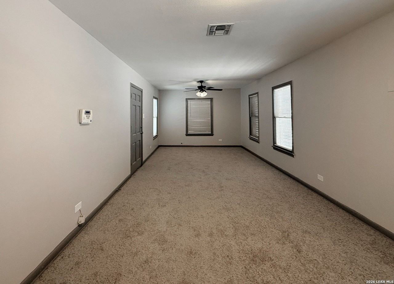 203 Hot Wells Blvd - Photo 3 of 14